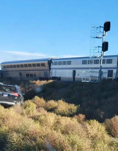 ABDde yolcu treni raydan çıktı: En az 3 kişi hayatını kaybetti