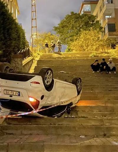 Navigasyon faciaya neden oluyordu: İstanbul Ümraniyede merdivenli sokağa giren araç takla attı
