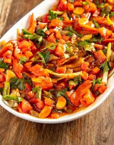 Köz Patlıcan Salatası Tarifi - Köz Patlıcan Salatası Nasıl Yapılır