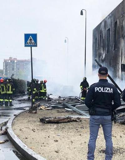 İtalyada düşen küçük uçakta 8 kişi hayatını kaybetti