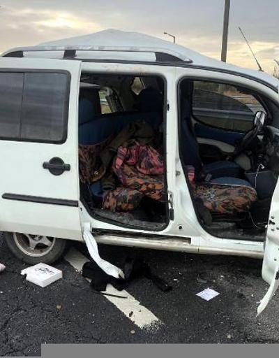 Tekirdağda TIRa çarpan hafif ticari araçta 4 Iraklı yaralandı