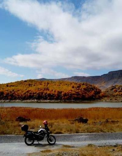 Nemrut Krater Gölünde sonbahar güzelliği