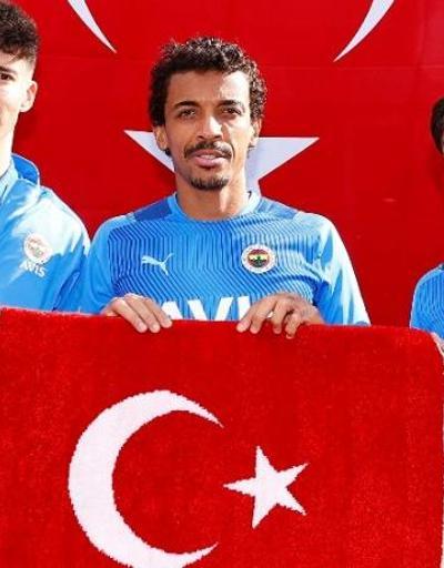 Fenerbahçenin kaptanlarından 29 Ekim kutlaması