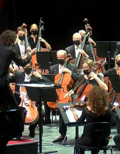 Londra Filarmoni Orkestrası AKMde konser verdi