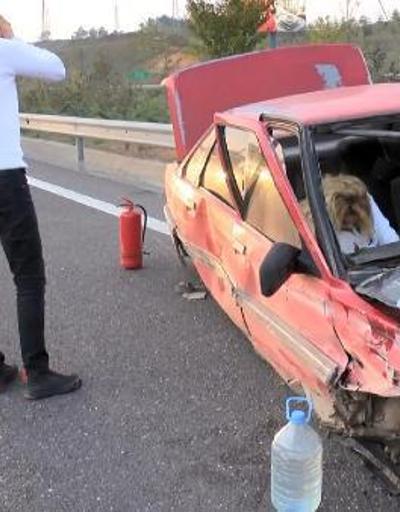 Kuzey Marmara Otoyolunda kaza: Otomobilde sıkışan kadını itfaiye kurtardı