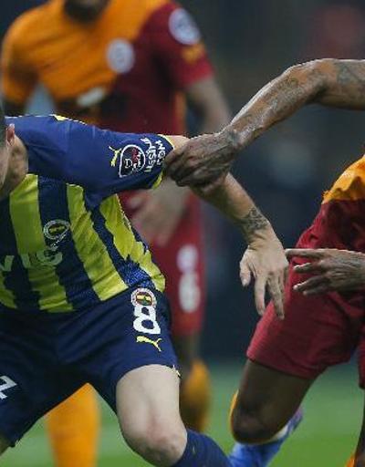 Son dakika... Fenerbahçede Mert Hakan cezalı duruma düştü