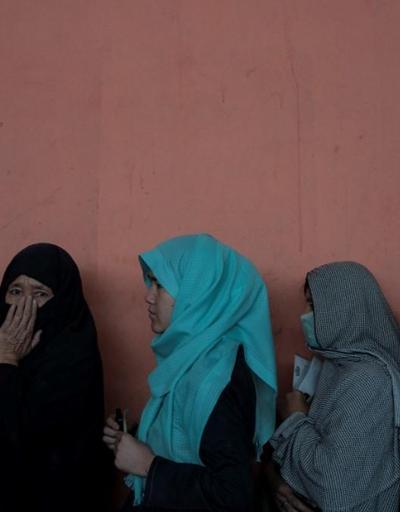 Talibandan yeni karar: Afganistanda kadınların oynadığı dizilerin televizyonlarda gösterilmesini yasaklandı