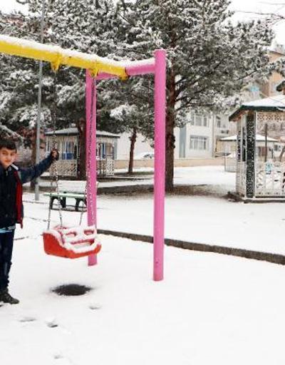 Erzurumda kar: Şehir beyaza büründü