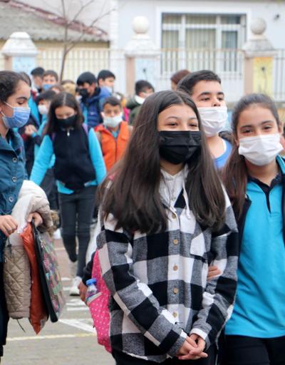 Çocuklarda gribal enfeksiyon arttı, okullarda mutlaka maske takılmalı