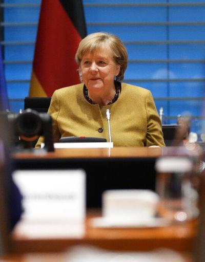 Almanyada bir dönem sona eriyor: Merkel, bugün onuruna düzenlenecek askeri törenle uğurlanacak
