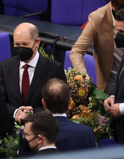 Almanyanın yeni başbakanı Olaf Scholz seçildi