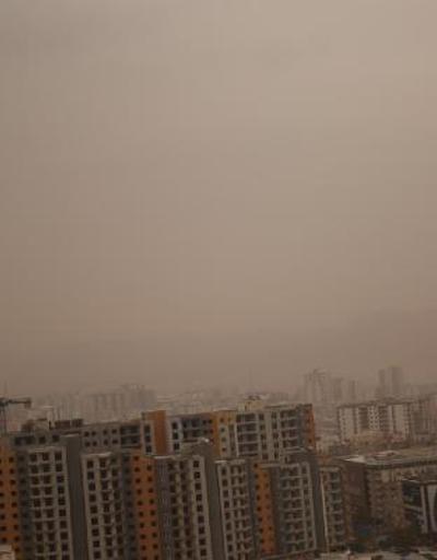 Mardinde toz bulutu: Göz gözü görmedi