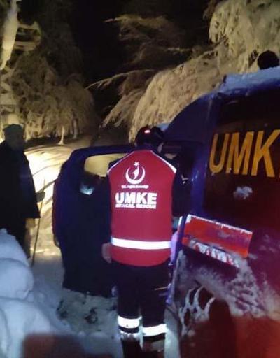 Kardan yollar kapandı: Hastanın imdadına UMKE yetişti