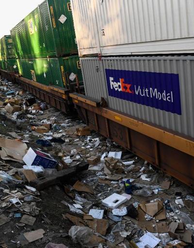ABDde şoke eden görüntüler Alışveriş devinin ürünlerini taşıyan kargo treni yağmalandı