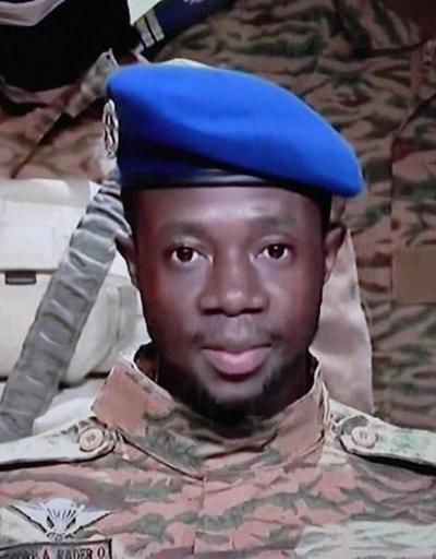 Burkina Fasoda darbe Ordu yönetime el koydu, hükümeti feshetti