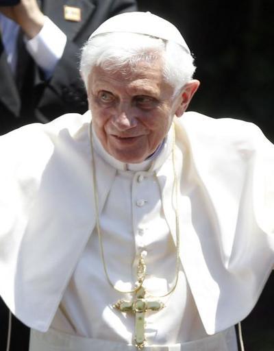 Eski Papa 16. Benedict, Katolik Kilisesini sarsan soruşturmada yanlış ifade verdiğini kabul etti