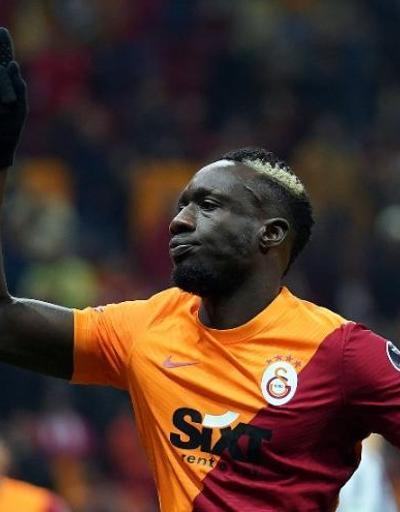Galatasaray UEFA listesini güncelledi 3 futbolcu değiştirildi