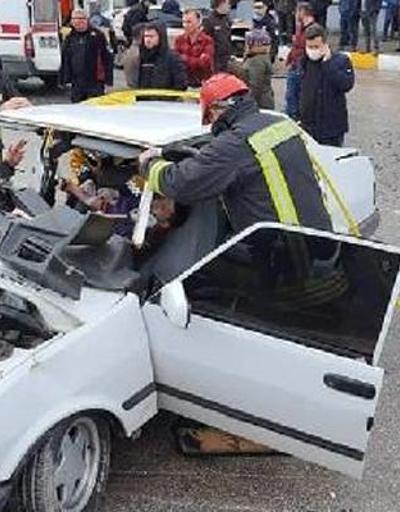 Kütahyada iki otomobil çarpıştı: 7 yaralı