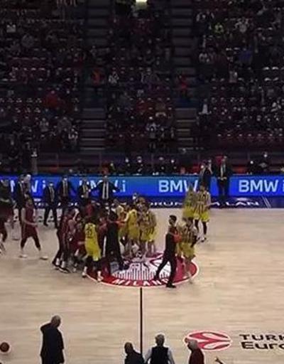 Son dakika... Olimpia Milano - Fenerbahçe Beko maçında şok kavga