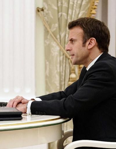 Putin ve Macron zirvesine uzun masa damgasını vurdu
