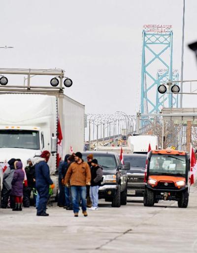 Kanadalı kamyoncular, ABD-Kanada sınırını geçişe kapattı