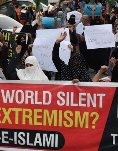 Hindistan’daki okullarda uygulanan başörtü yasağı Pakistanda protesto edildi