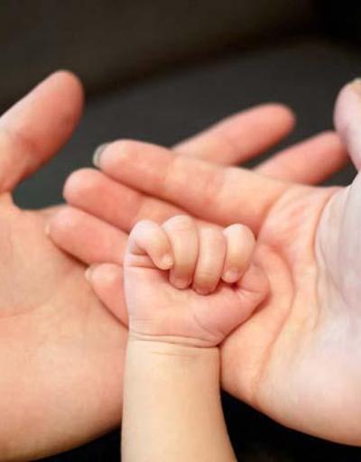 ‘Bebeklikte kurulan bağ, romantik ilişkilerdeki tutumu etkiliyor’