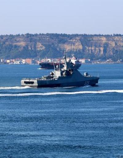 Rus savaş gemisi Dmitry Rogachev Çanakkale Boğazından geçti