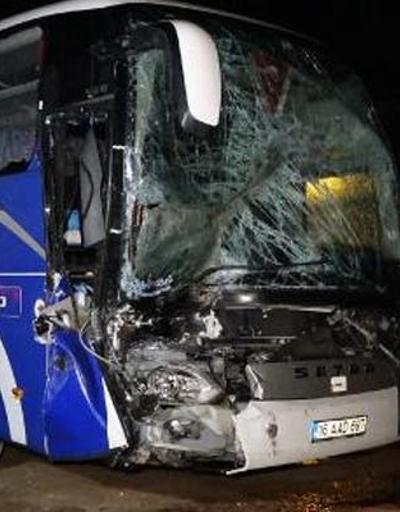 Bursada, yolcu otobüsü ile iki TIR çarpıştı: 2 yaralı