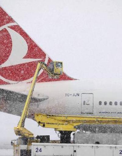 THY uçaklarına buzlanmaya karşı de-icing ve anti-icing yapılıyor