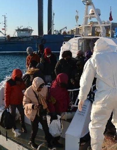 Ayvalıkta lastik bottaki 36 kaçak göçmen kurtarıldı