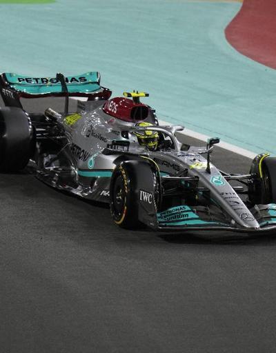 Lewis Hamilton Q1de elendi