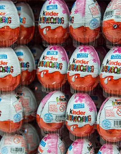 Salmonella krizi büyüyor Kinder Sürpriz yumurtalarını üreten fabrika kapatıldı
