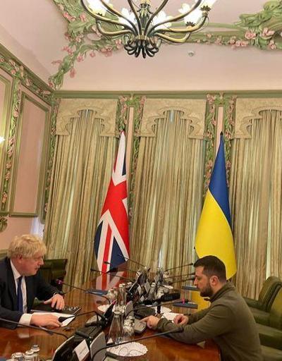 İngiltere Başbakanı Johnsondan Kieve sürpriz ziyaret