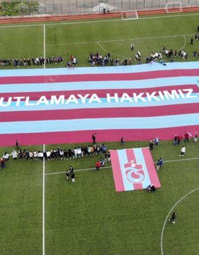 Son dakika... Trabzonsporda tarihi maça dev bayrak