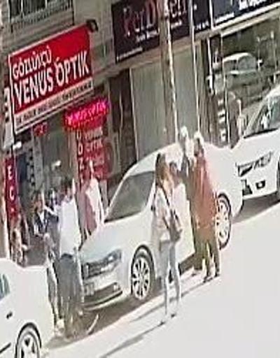 Aracını park eden kadına saldırdı