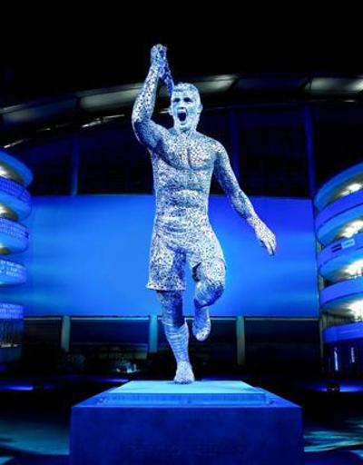 Son dakika... Manchester City Agüeronun heykelini dikti