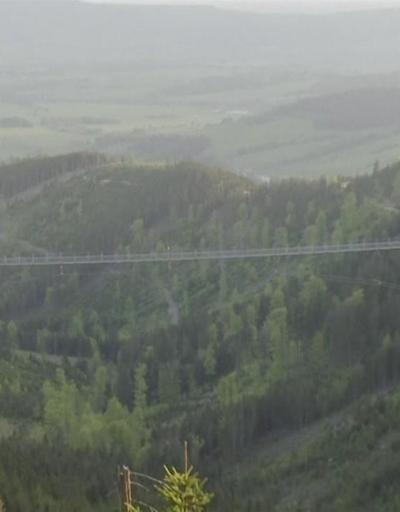 Dünyanın en uzun asma köprüsü açıldı
