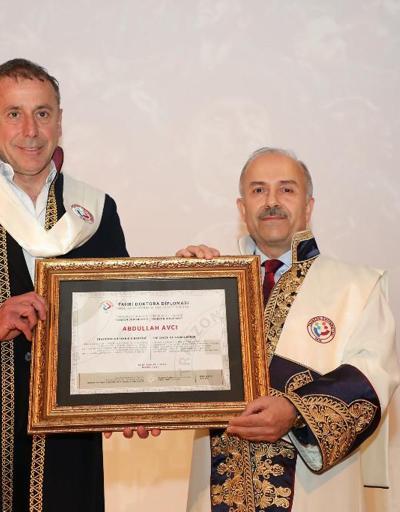 Abdullah Avcı’ya Trabzon Üniversitesi tarafından Fahri Doktora unvanı verildi