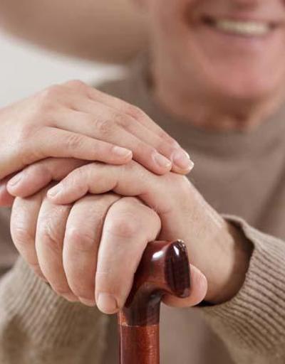 Dinlenirken eliniz titriyorsa... Parkinson’un 5 önemli belirtisi