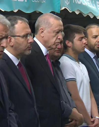 SON DAKİKA: Cumhurbaşkanı Erdoğan, Niğdedeki kazada hayatını kaybeden Sude Naz Akkuşun cenazesinde