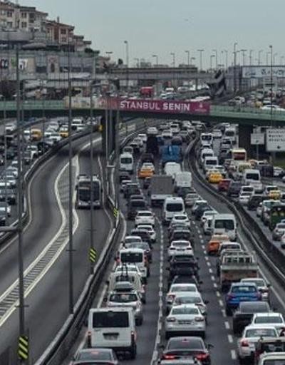 İstanbul Valiliğinden trafik yoğunluğu uyarısı