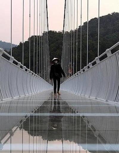 Dünyanın en uzun cam köprüsü Vietnamda açıldı