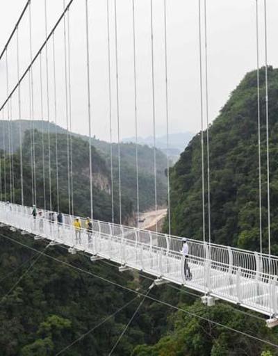Dünyanın en uzun cam köprüsü Guinness rekorlar kitabına girdi