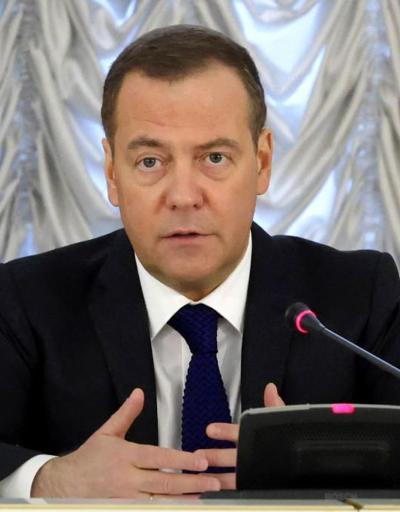 Medvedevden Batıya flaş füze uyarısı