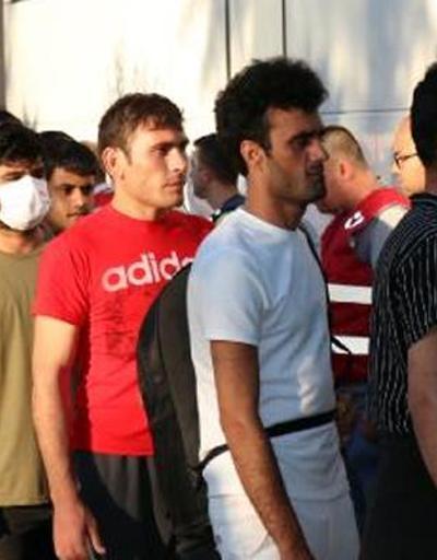 Afgan uyruklu 209 kaçak göçmen, sınır dışı edilmek üzere İstanbula gönderildi