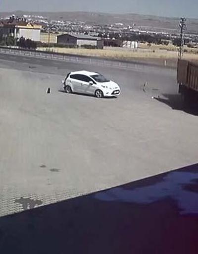 Elazığ’da kamyonun akaryakıt istasyonuna girme anı saniye saniye güvenlik kameralarına yansıdı