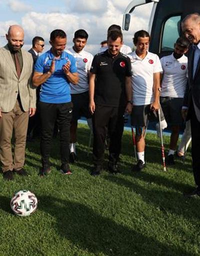 Cumhurbaşkanı Erdoğan, Ampute Futbol Takımını ziyaret etti