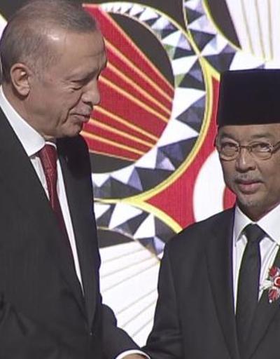 Malezya Kralı Ankarada... Cumhurbaşkanı Erdoğan Abdullah Şaha Devlet Nişanı verdi