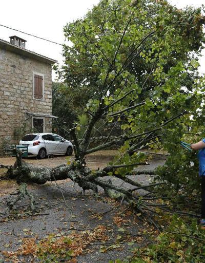 Fransanın Korsika Adasında fırtına: 3 ölü, 12 yaralı